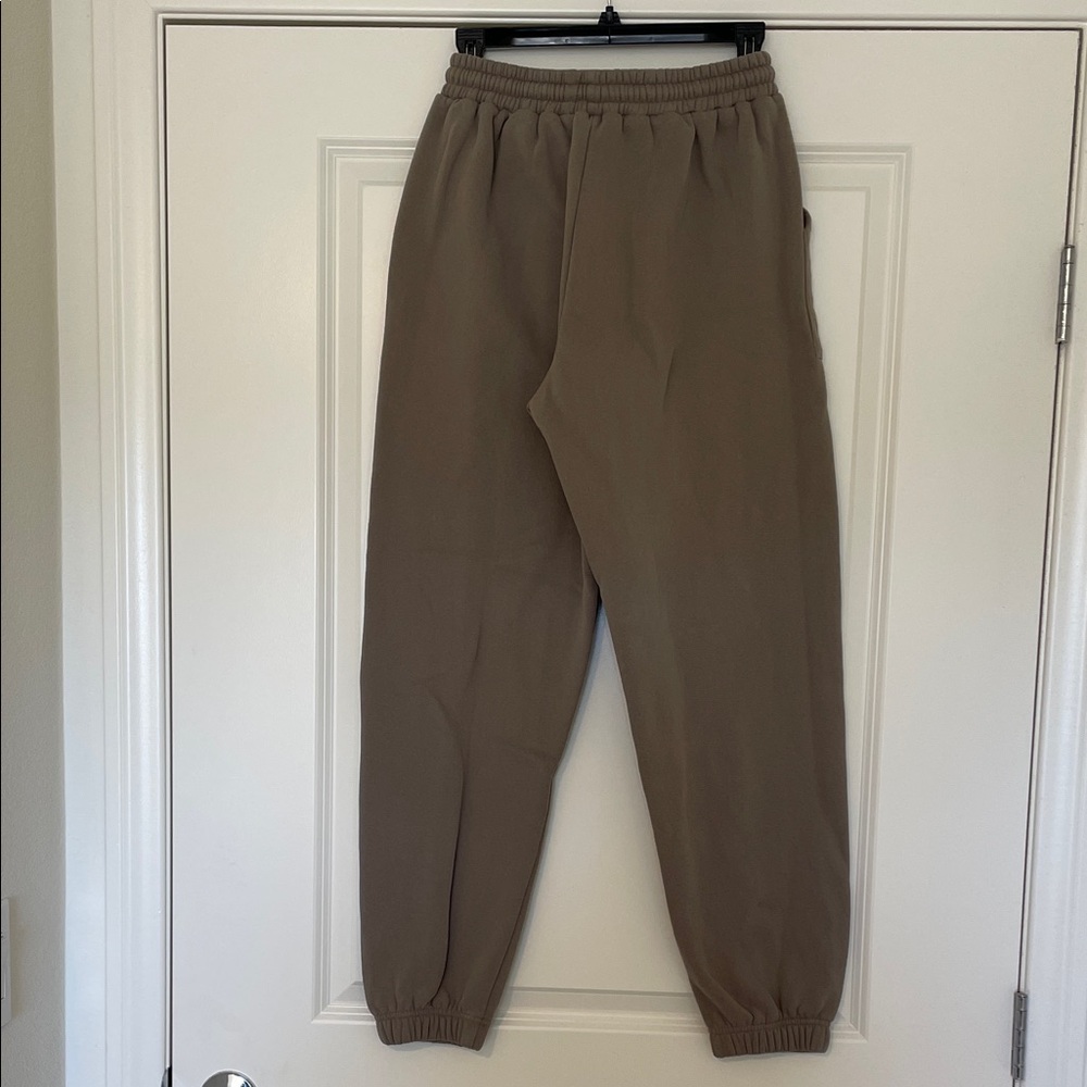 White Fox Offstage Hoodie and Sweatpants Matching Set - Vol.3 - Picture 8 of 9